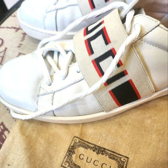 0400022072321_BEIGE Gucci Sneakers with Logo Band Design Classic Style